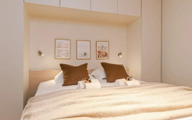 Luxurious two Bedroom With Lateral Seaview