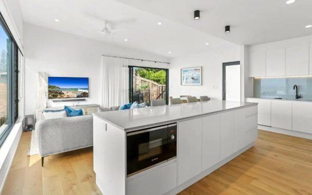 Chic Beachside Apartment, Peregian Beach