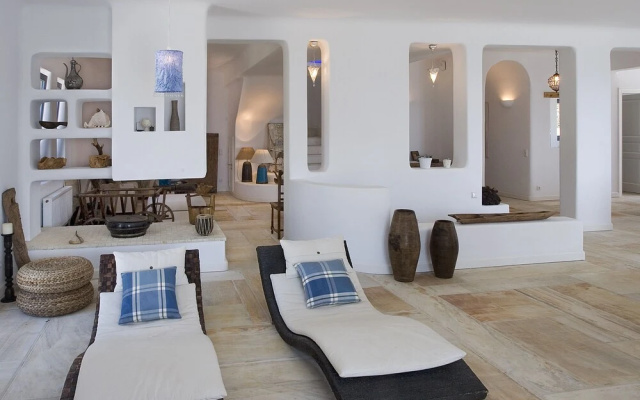 Seaside luxury villa by VillaRentalsgr