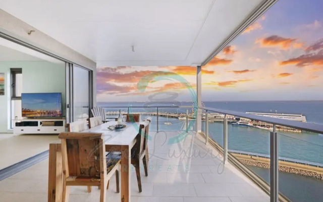 Penthouse Haven Lux Balcony Dining Sea View