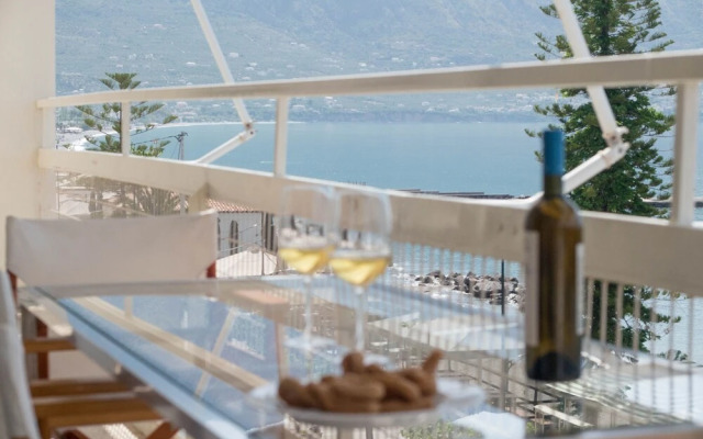 Seafront Apartment Grace