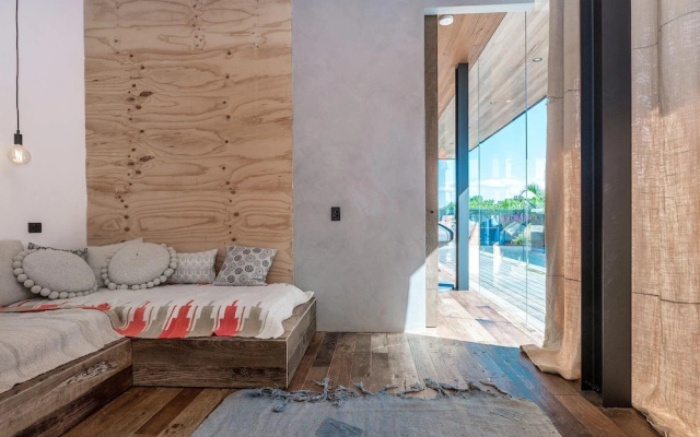 Your Luxury Escape - Beach Box