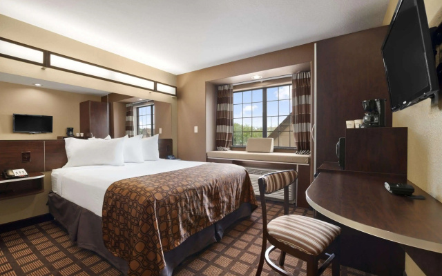 Garner Hotel Gonzales by IHG