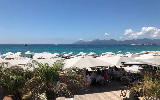 Studio terrasse - Piscine- Tennis