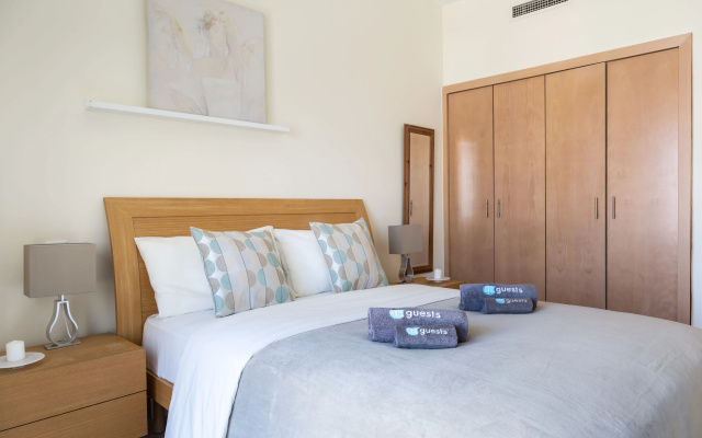 Perfect location! 1BR with best views to Marina