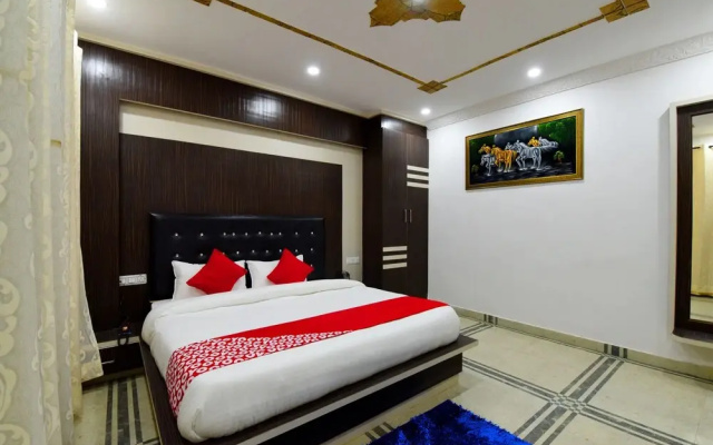 OYO 14177 Hotel HHH