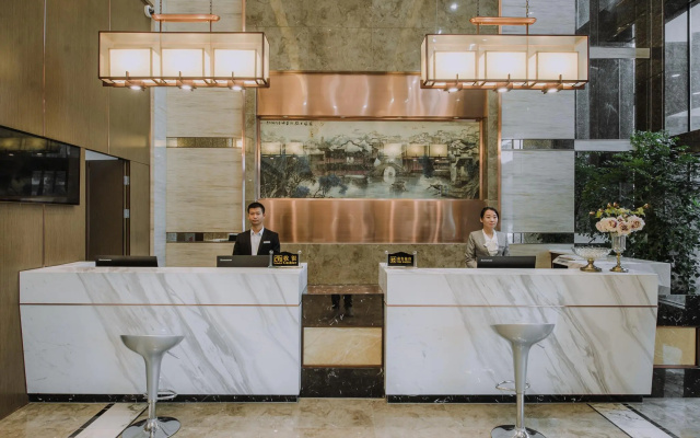 Tongxiang Jiayue Hotel