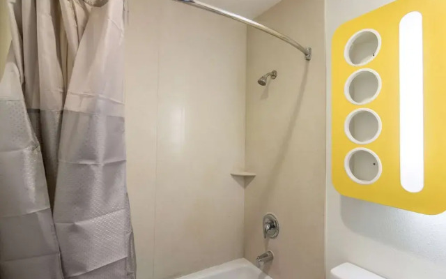 Motel 6 Bell Gardens, CA - Los Angeles