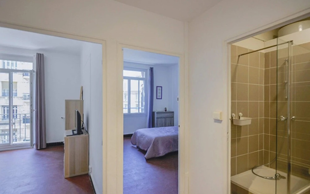 Charming Bright Apartment 4th District