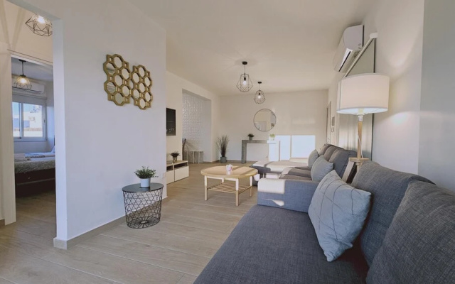 01 LIM - Stay Sky Apartment