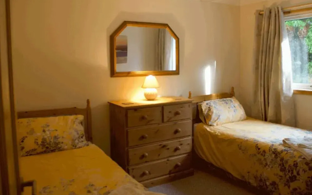 Lovely 3 Bedroom Bungalow Located in Drummore