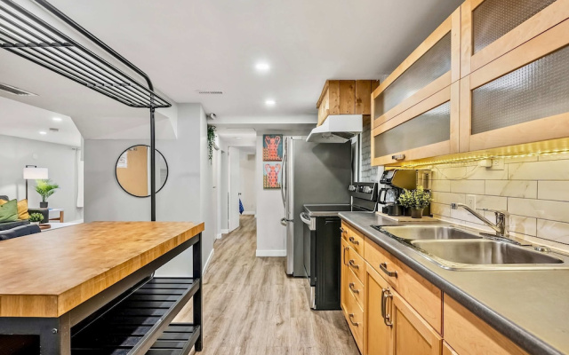 The Owlet Nwcalgary Queenbd Privatesuite