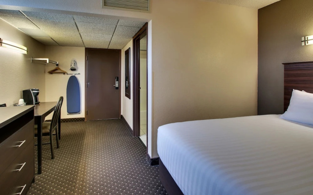 Expressway Inn
