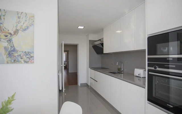 Liiiving -Luxury River View Apartment IX