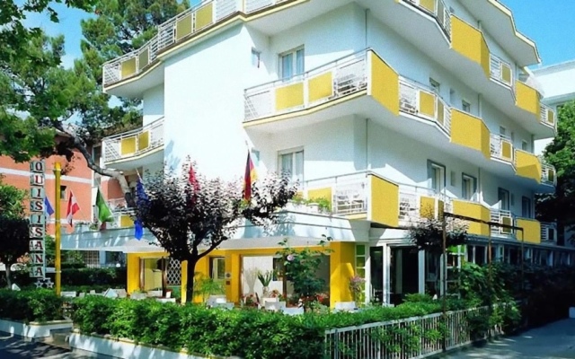 Hotel Quisisana Riccione вид на фасад