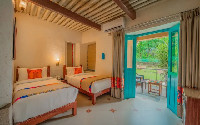 Tree of Life Birdsong Chalets