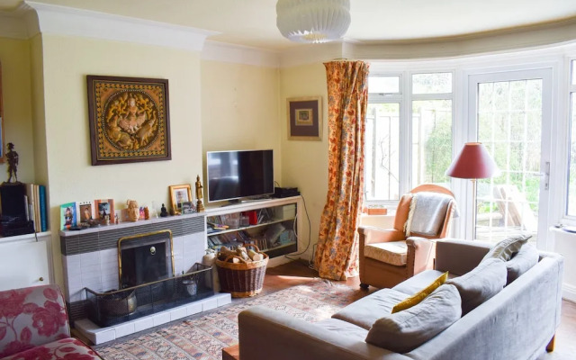 Spacious 4 Bedroom Family Home in Hove