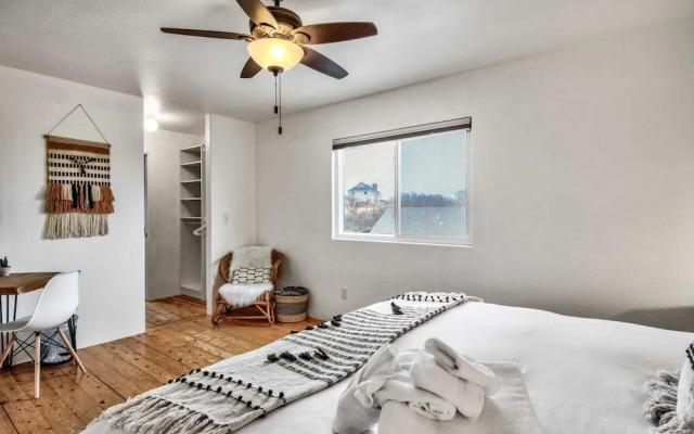 4brfireplace & Mountain Viewsdog-friendly & Hiking Nearby!