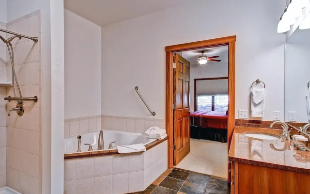 Black Canyon Inn Unit F2