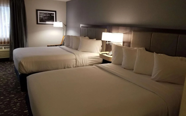 Holiday Inn Express Auburn - Touring Drive
