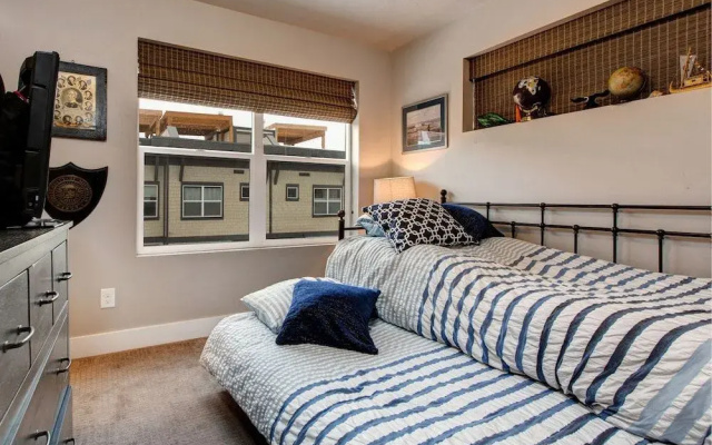 1370 Center Dr Condo by RedAwning
