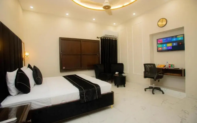 Hotel White Seasson managed by Zaheer Masih