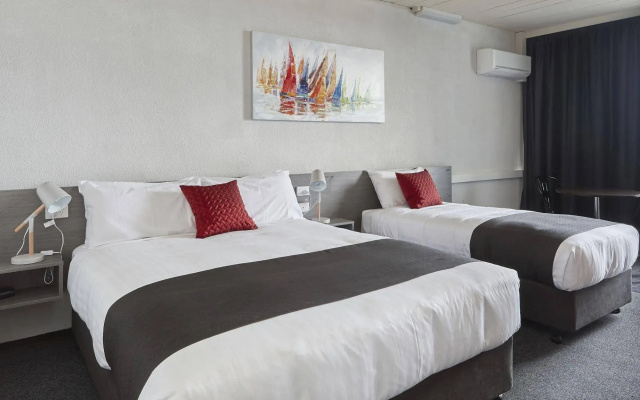 Bayside Hotel