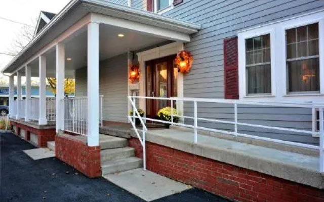 Skaneateles Suites And Boutique Hotel