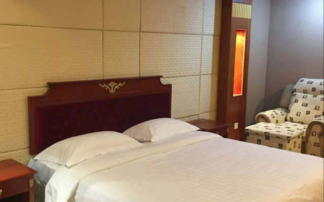 Gloria Plaza Hotel Hangtou