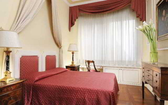 Апартаменты Luxury Apartments Piazza Signoria Флоренция комната для гостей