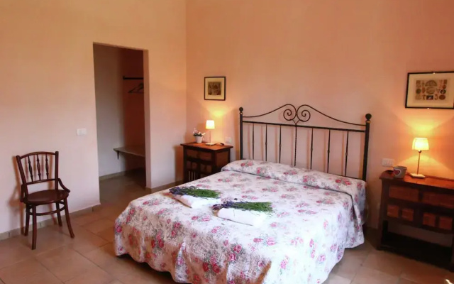 Exotic Farmhouse in Montalto di Castro near Sea