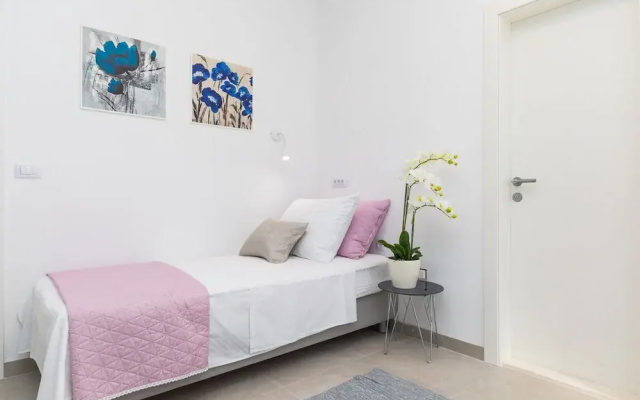 Scenic Elegant Trogir Villa With Pool