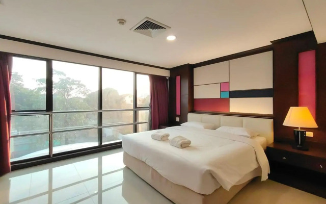 Ebina House