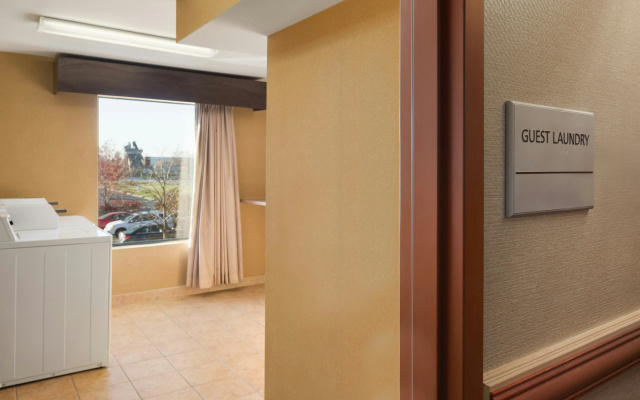Hampton Inn & Suites Detroit/Sterling Heights