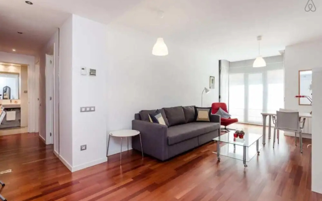 Modern 2 Bedroom Flat Next to Camp Nou