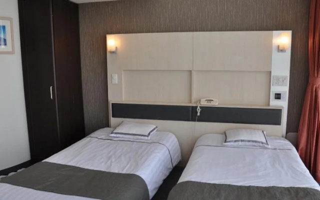 Hotel West