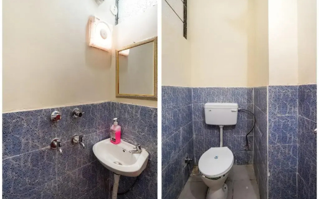 Hotel The Golden Crown by OYO Rooms