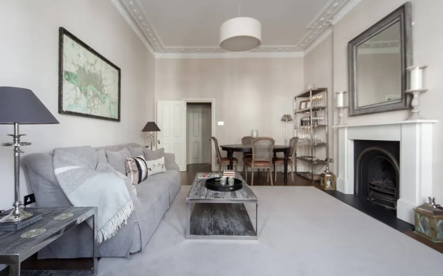 Cathcart Road IV by Onefinestay