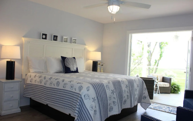 Darien Waterfront Inn