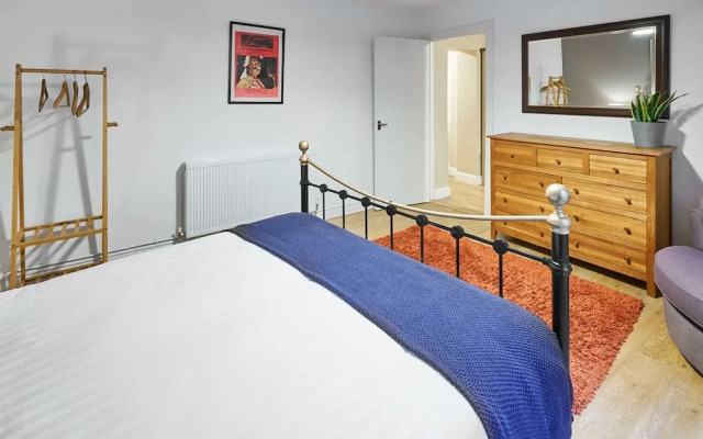 Host Stay Garden Flat