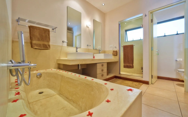 Bon Azur Beachfront Suites & Penthouses with LOV