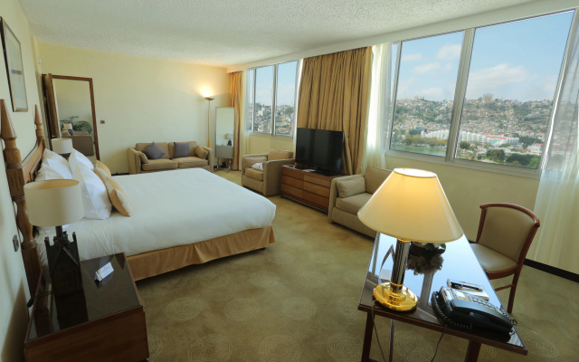Carlton Hotel