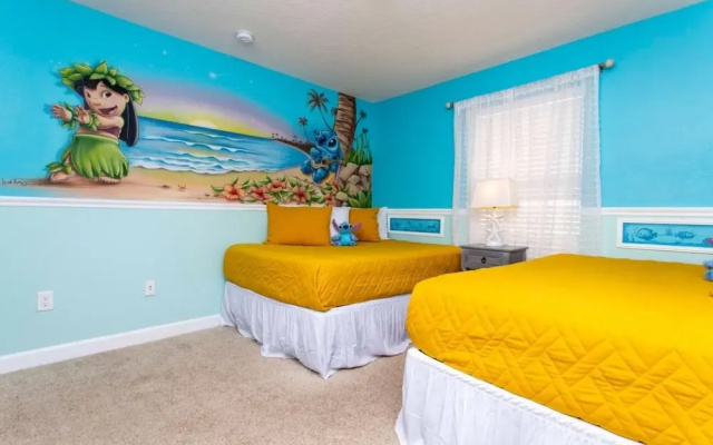 4819 Fantastic Club House With Water Park