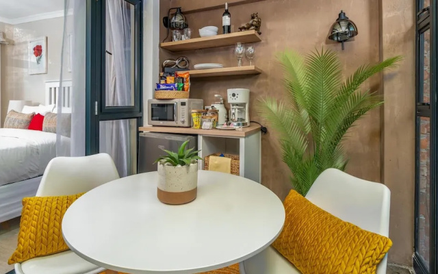 Kamuzi Exquisite Tiny Home Near Airport - 2217