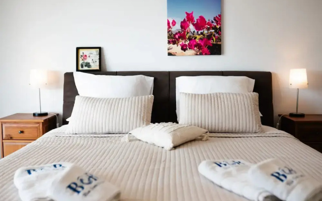 Sunny and Family Friendly Apartment Directly at the Pool