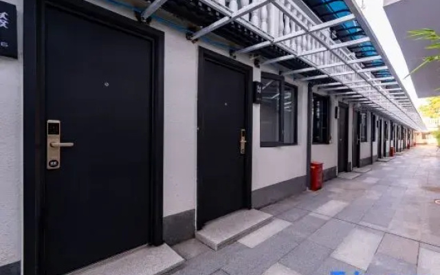 TRUE GO Courtyard-Style Hotel (Beijing Guomao Dawang Road Subway Station)
