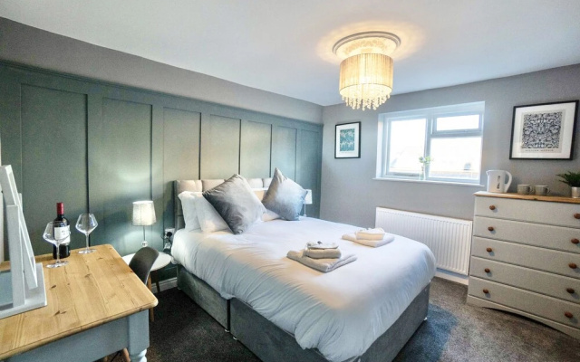 Newly Renovated Apartment in Scarborough