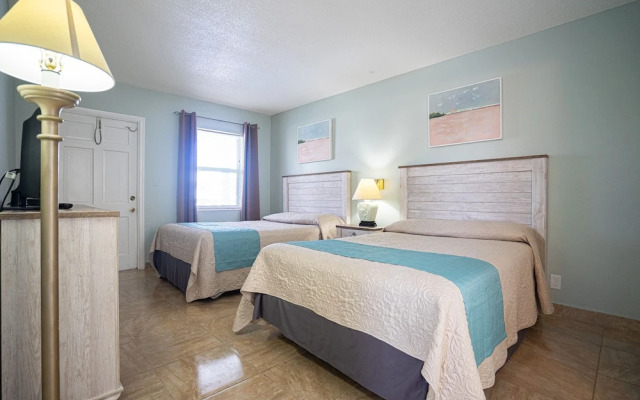 Carriage House Resort Motel