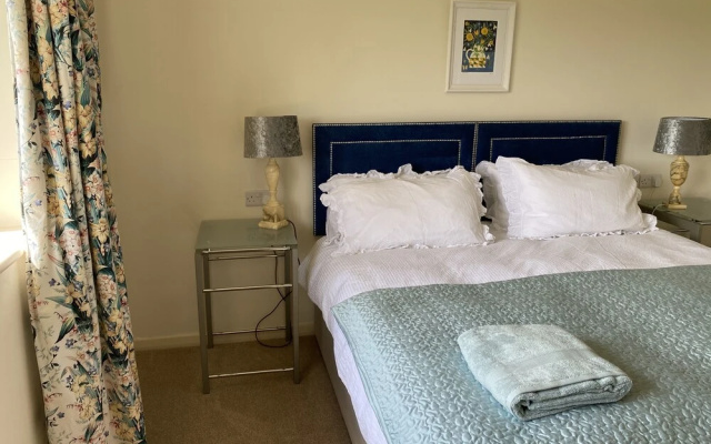 Massive Enclosed Garden & Stunning Views, St Asaph