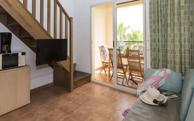 Coastal Apartment in Linguizzetta With Pool